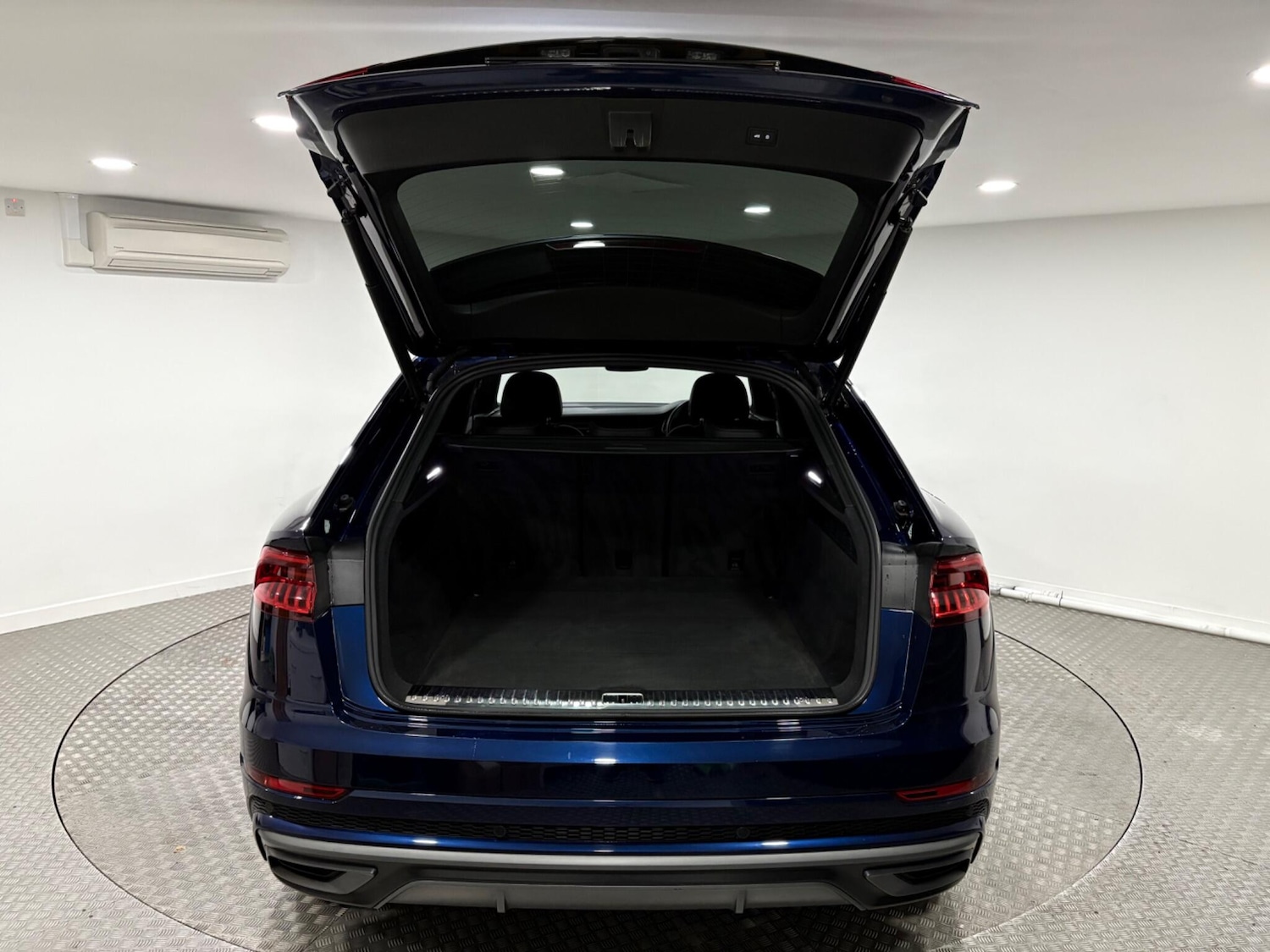 Used Audi Q8 2022 for sale - 77021263: Photo 54