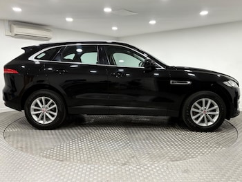 Used Jaguar F-Pace 2017 for sale - 75626762: Photo