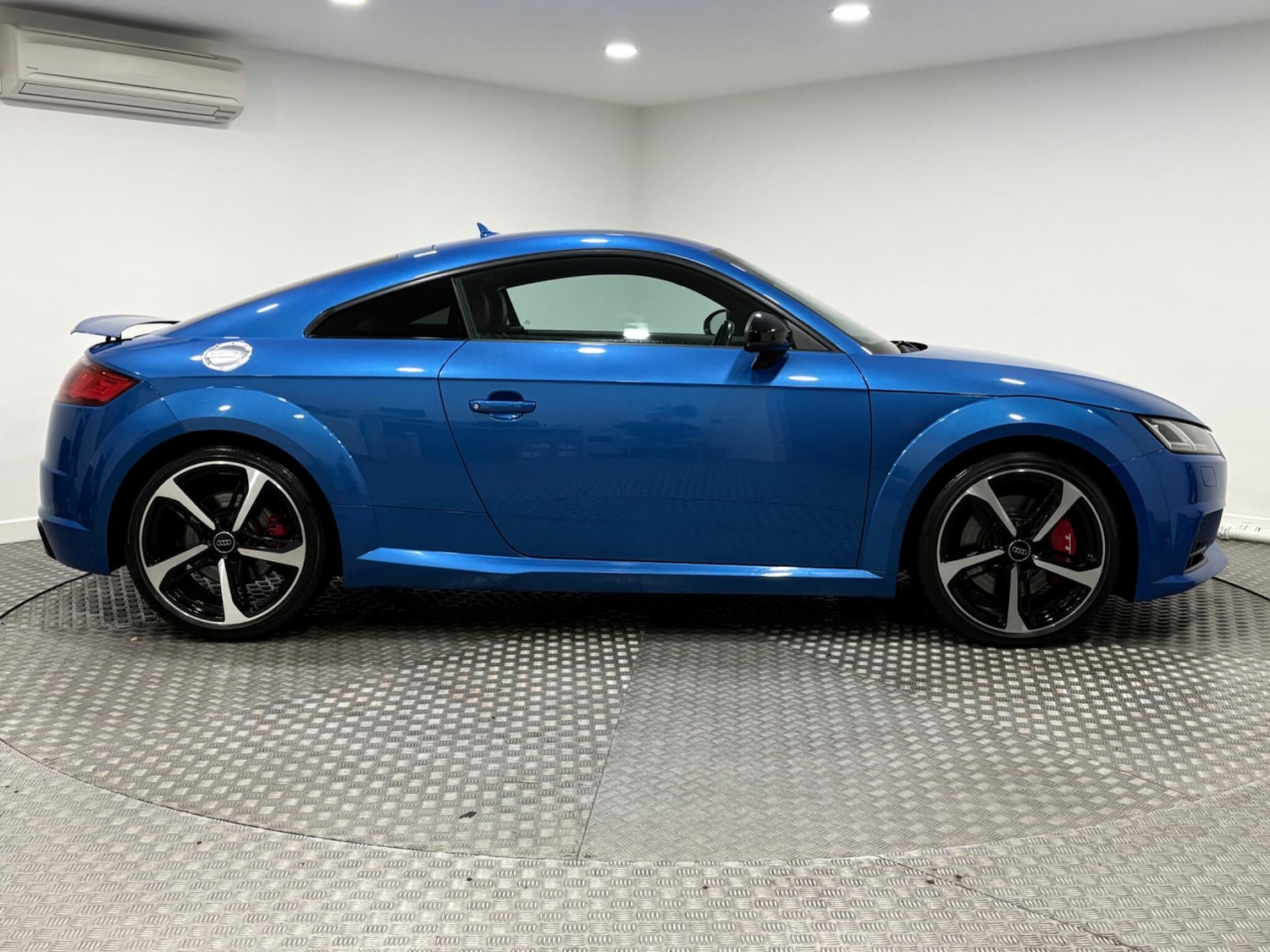 Used Audi TT 2017 for sale - 77020986: Photo 2