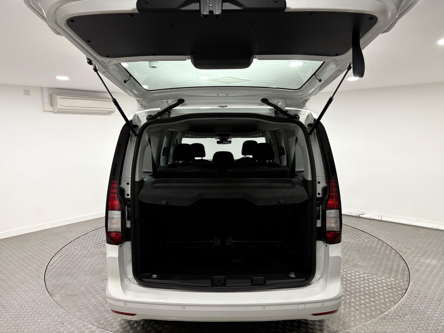 Used Volkswagen Caddy Maxi 2024 for sale - 76484365: Photo 43