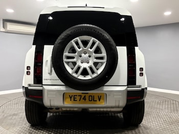 Used Land Rover Defender 90 2024 for sale - 78796032: Photo