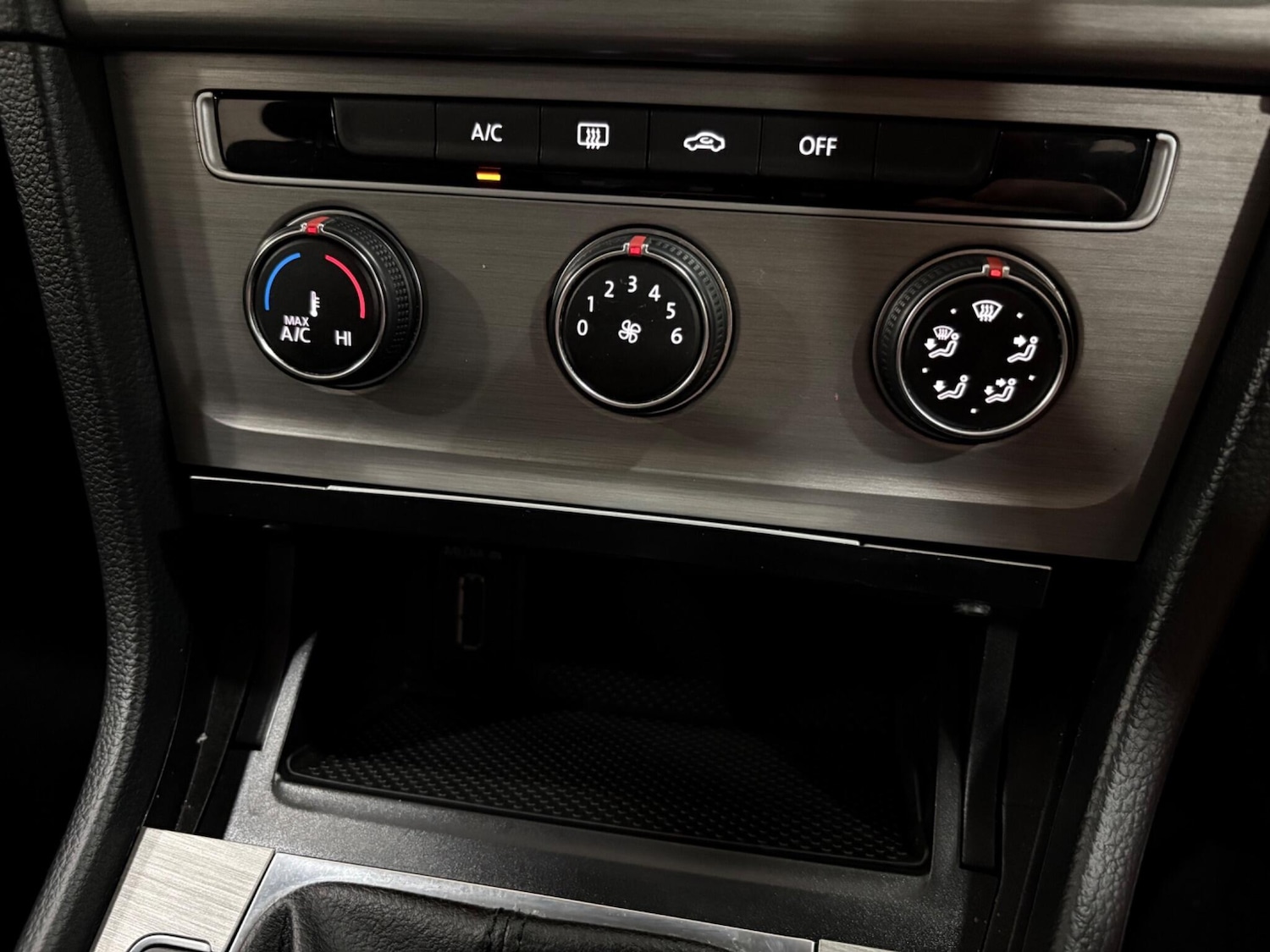 Used Volkswagen Golf 2014 for sale - 77696199: Photo 28