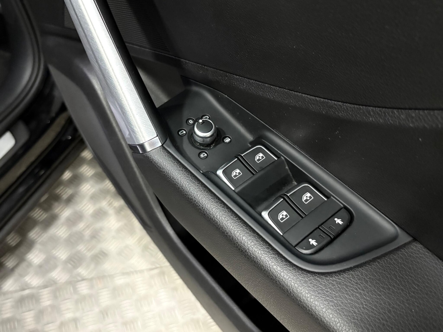 Used Audi Q2 2017 for sale - 76898772: Photo 35