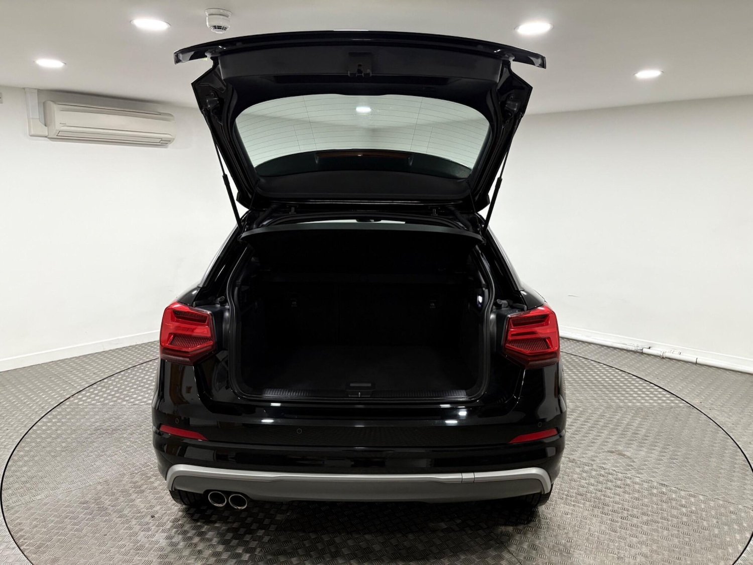 Used Audi Q2 2017 for sale - 76898772: Photo 41