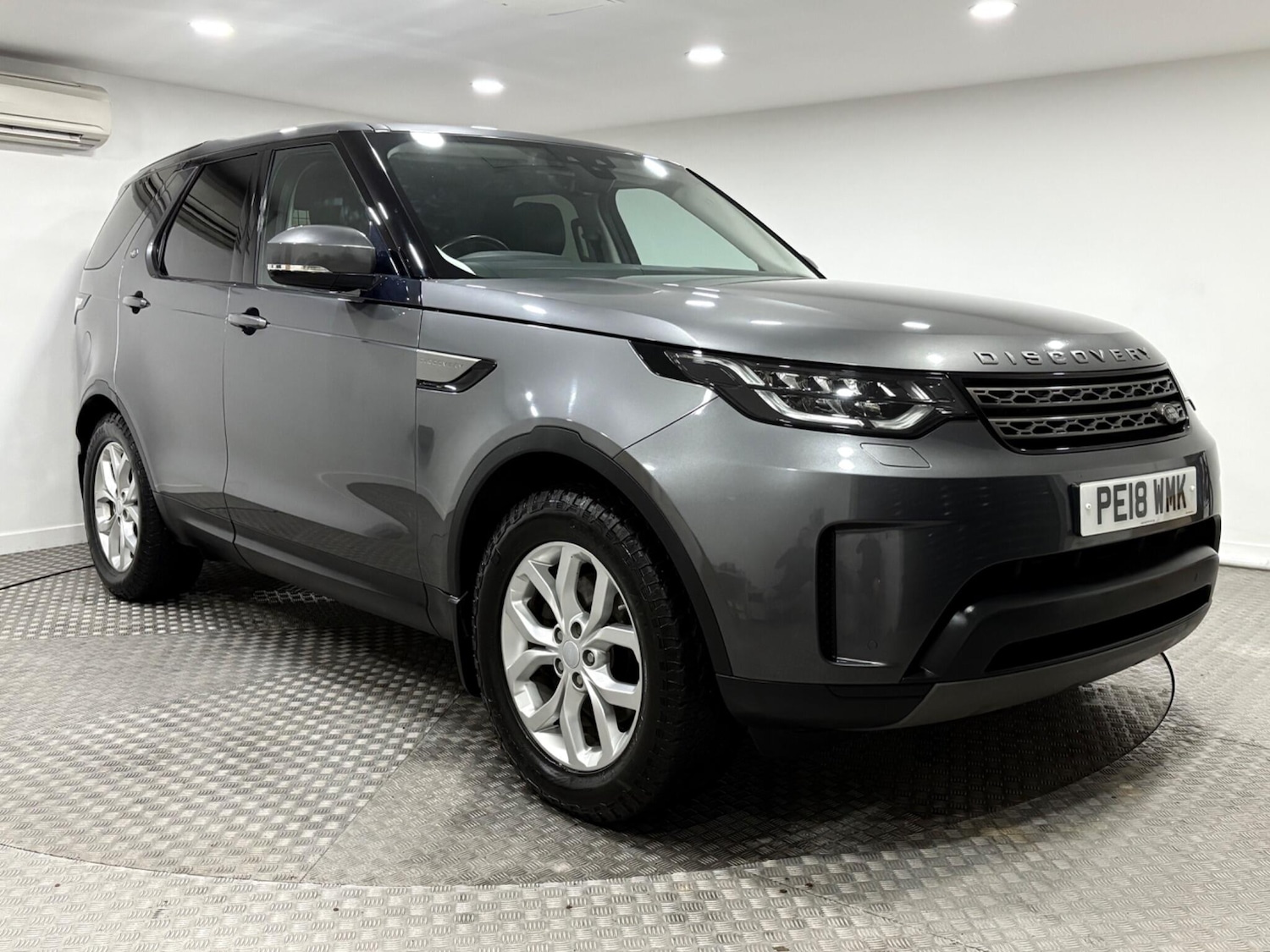 Used Land Rover Discovery 2018 for sale - 76832634: Photo 1