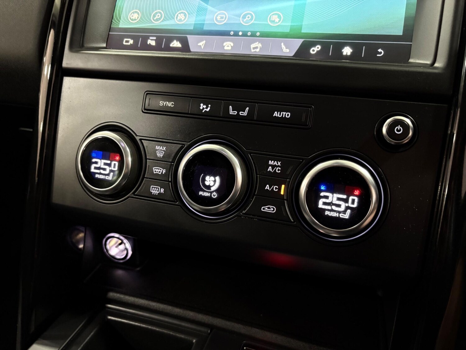 Used Land Rover Discovery 2018 for sale - 76832634: Photo 36