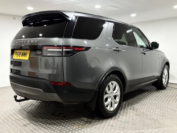 Used Land Rover Discovery 2018 for sale - 76832634: Photo