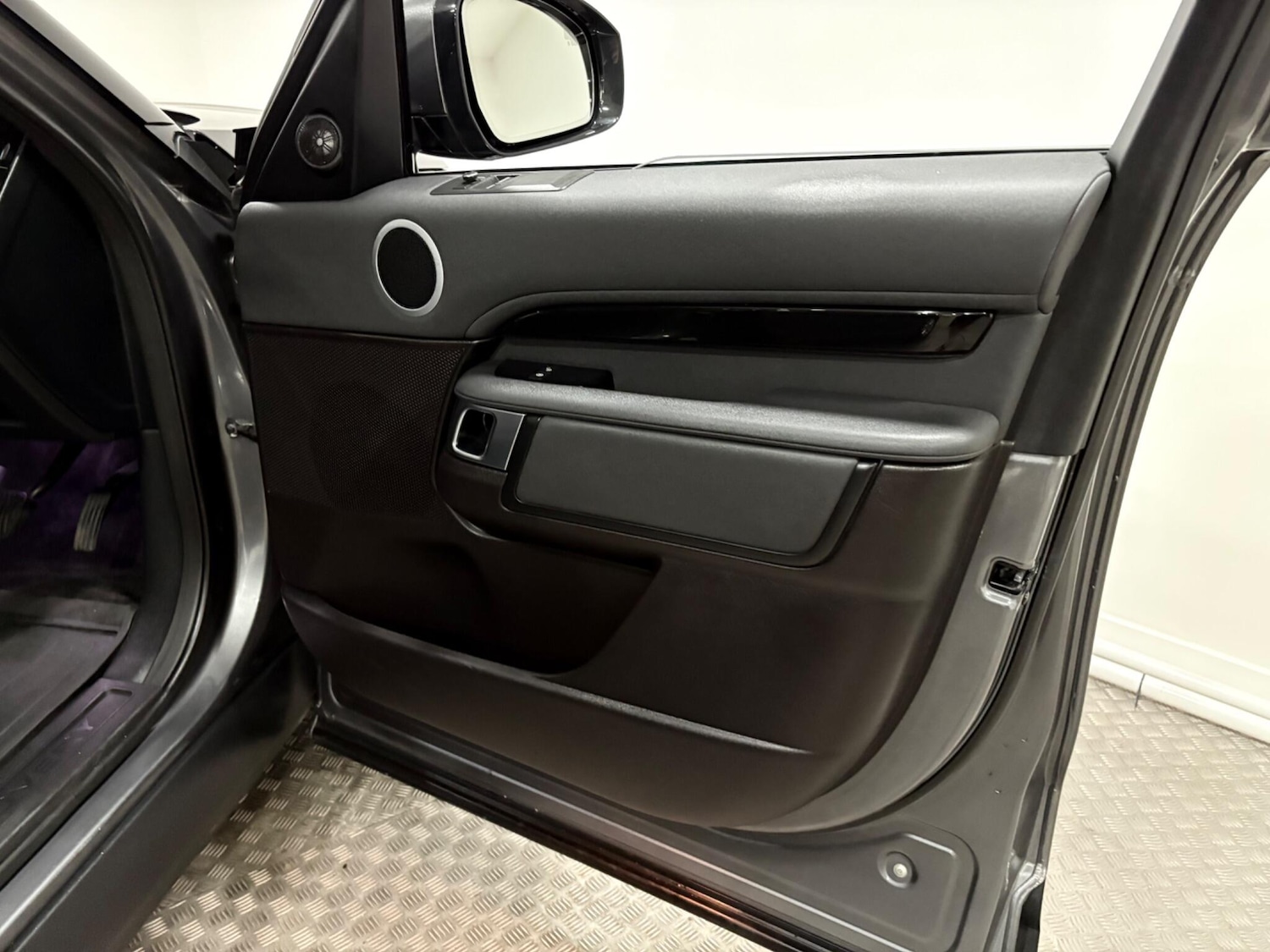 Used Land Rover Discovery 2018 for sale - 76832634: Photo 41