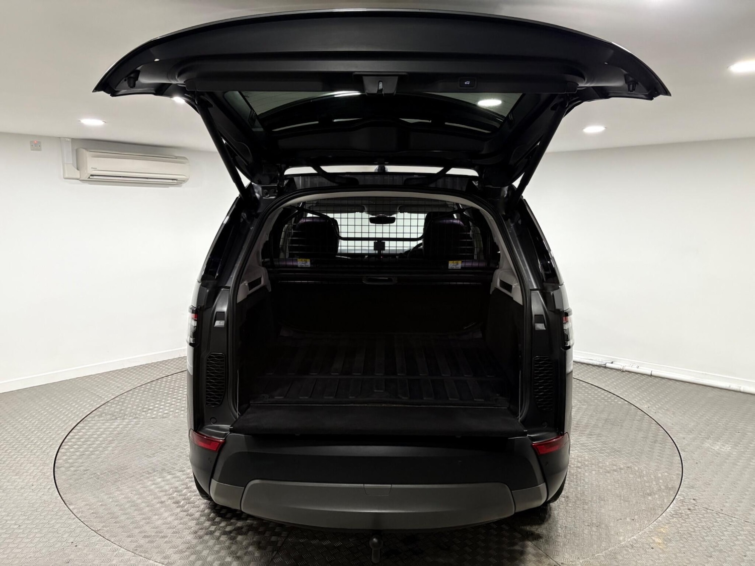 Used Land Rover Discovery 2018 for sale - 76832634: Photo 45