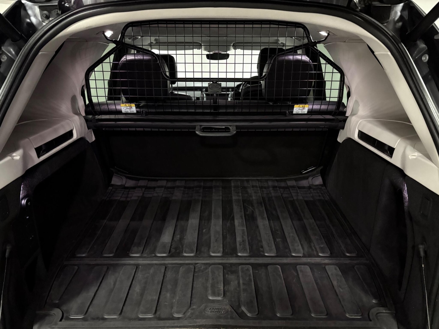 Used Land Rover Discovery 2018 for sale - 76832634: Photo 46