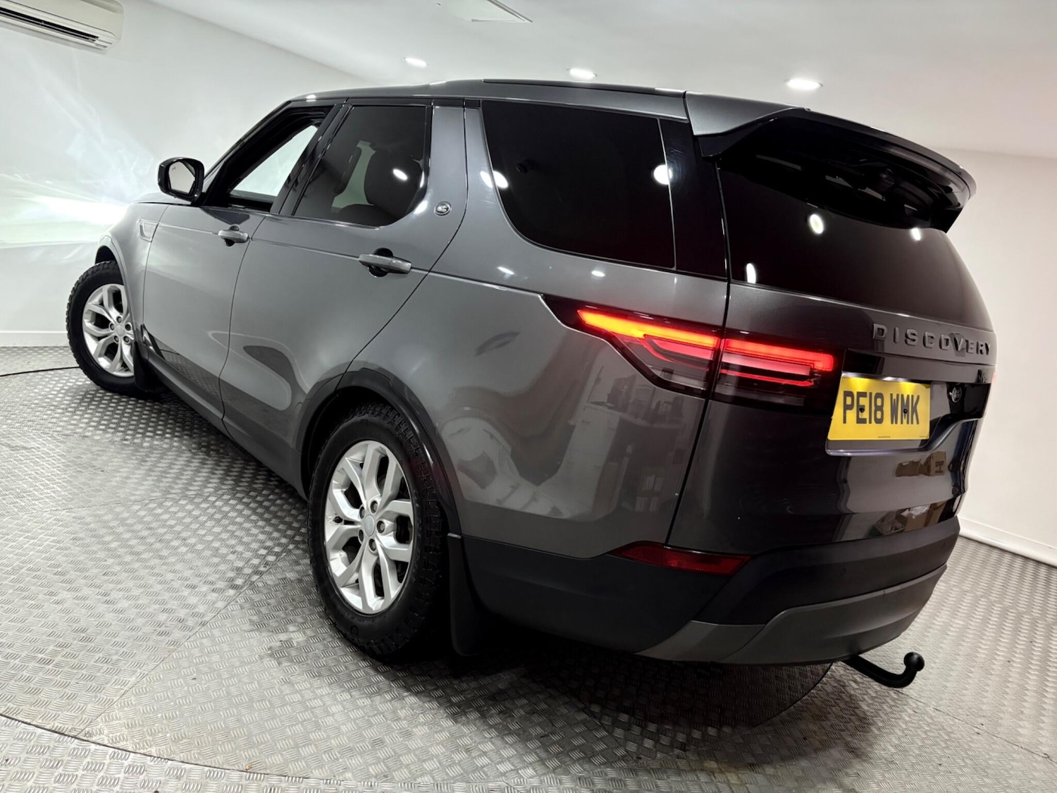 Used Land Rover Discovery 2018 for sale - 76832634: Photo 49