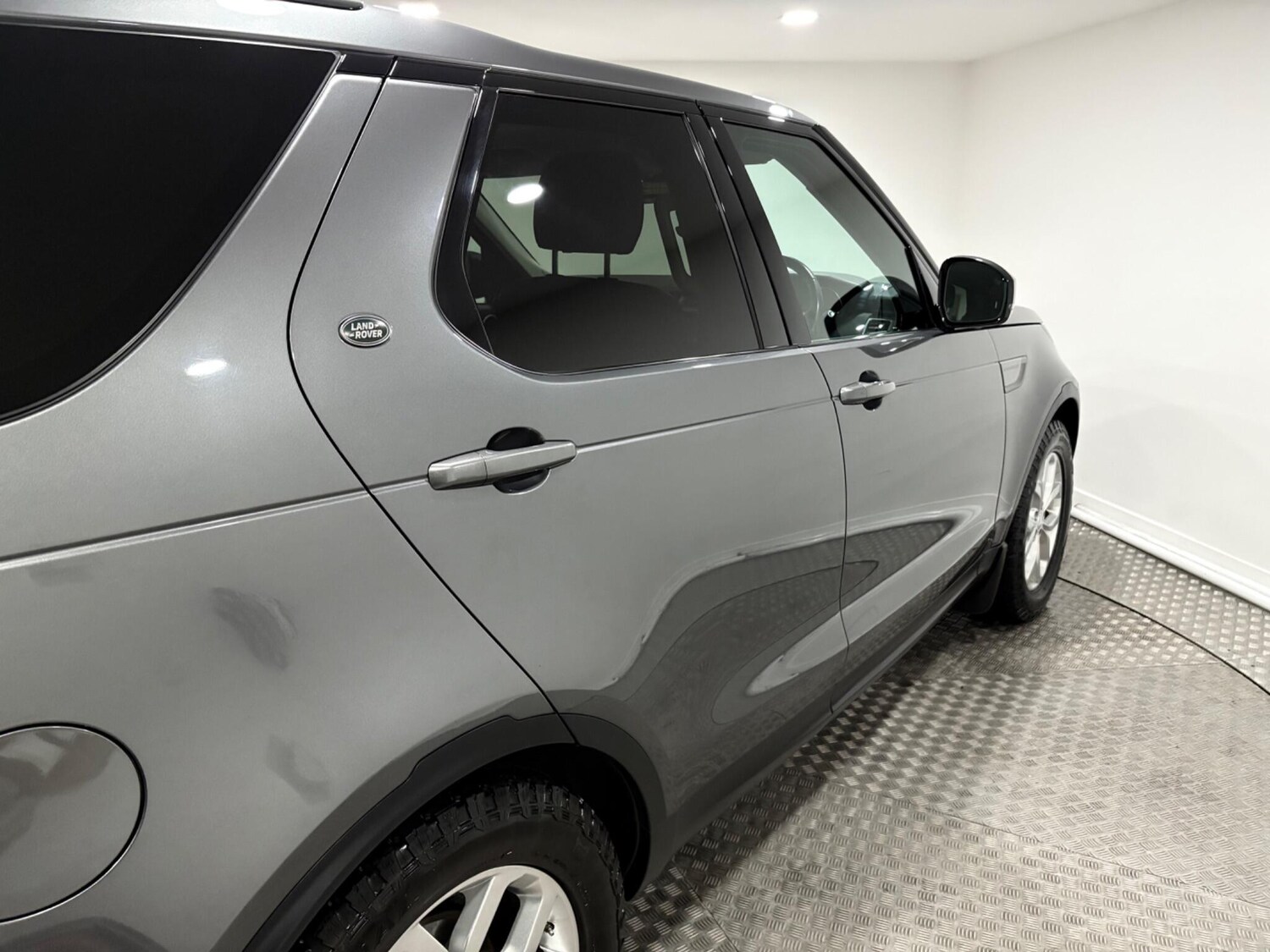 Used Land Rover Discovery 2018 for sale - 76832634: Photo 50