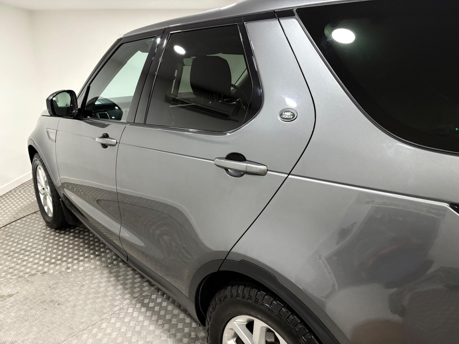 Used Land Rover Discovery 2018 for sale - 76832634: Photo 52