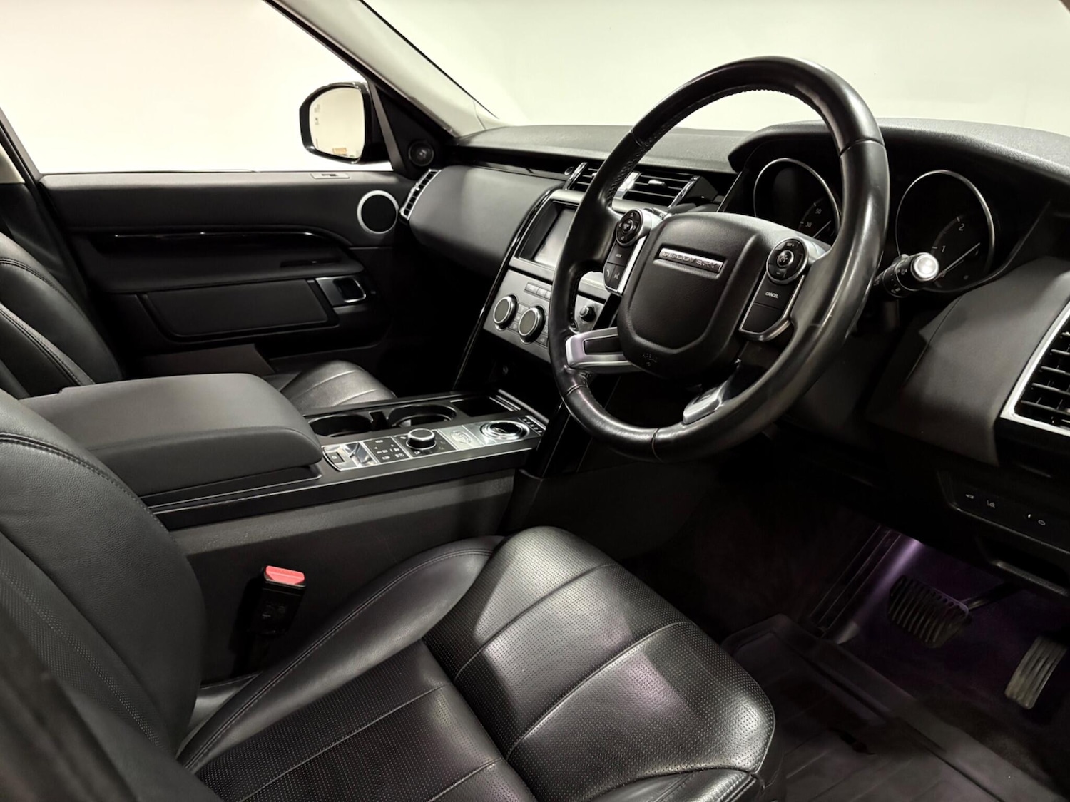 Used Land Rover Discovery 2018 for sale - 76832634: Photo 9