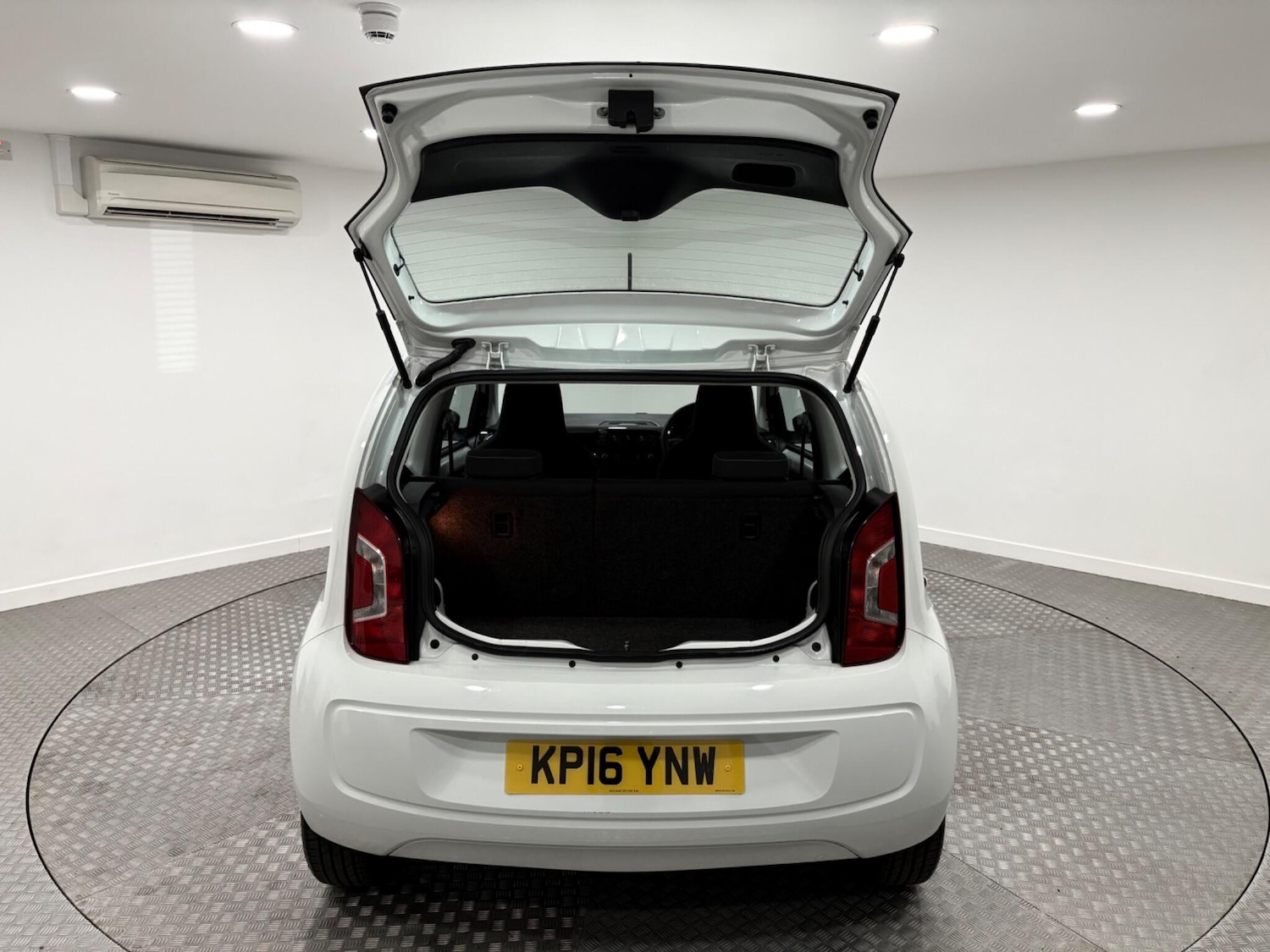 Vehicle 29