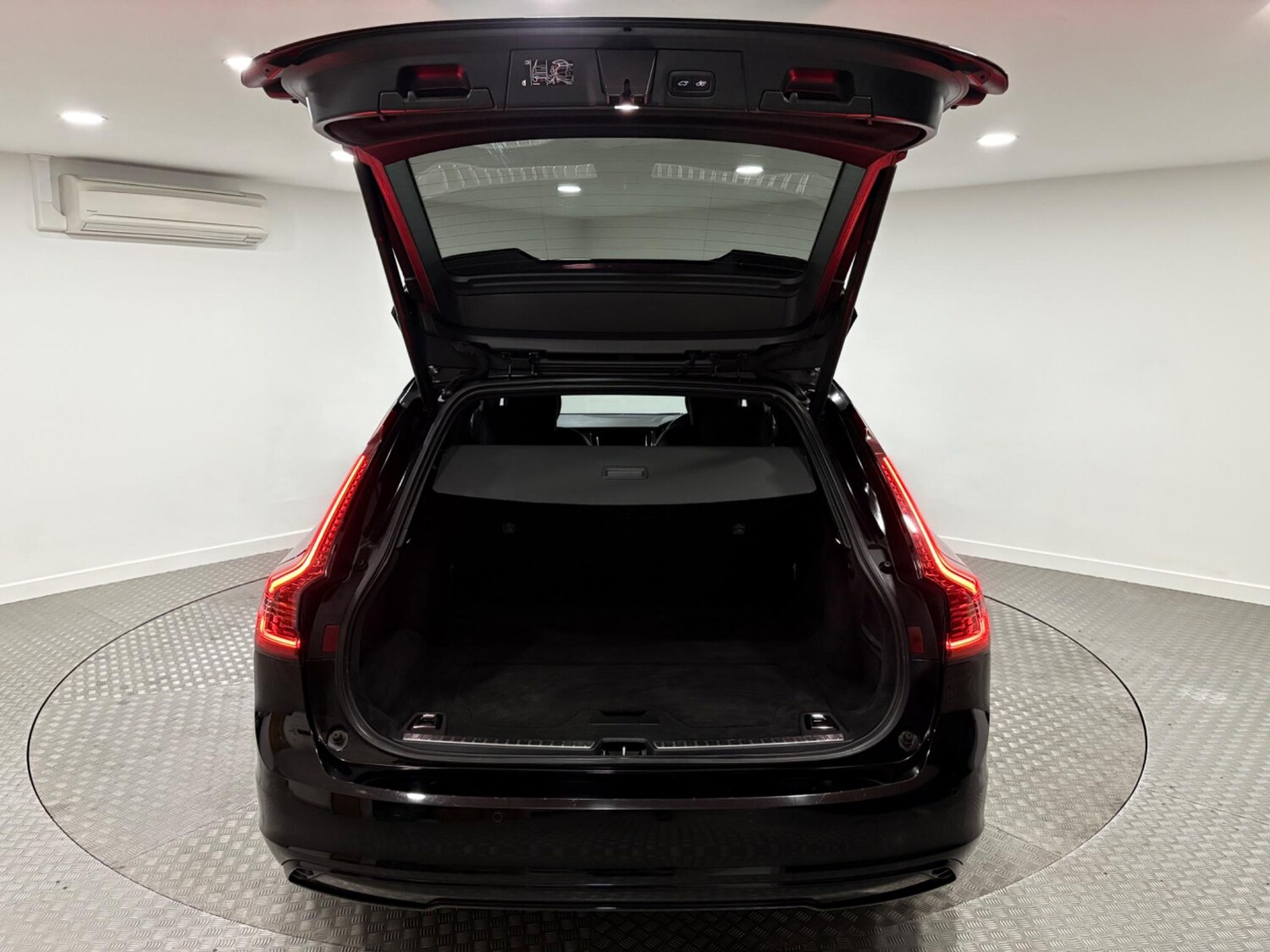 Used Volvo V90 2021 for sale - 76200318: Photo 41