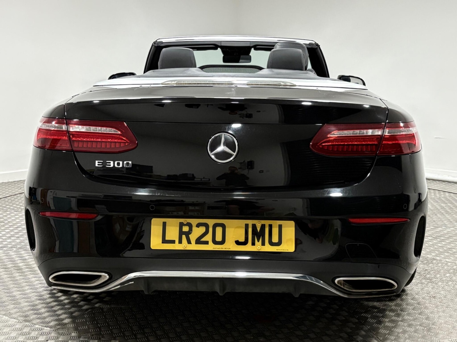 Used Mercedes-Benz E Class for sale - 76572636: Photo 4