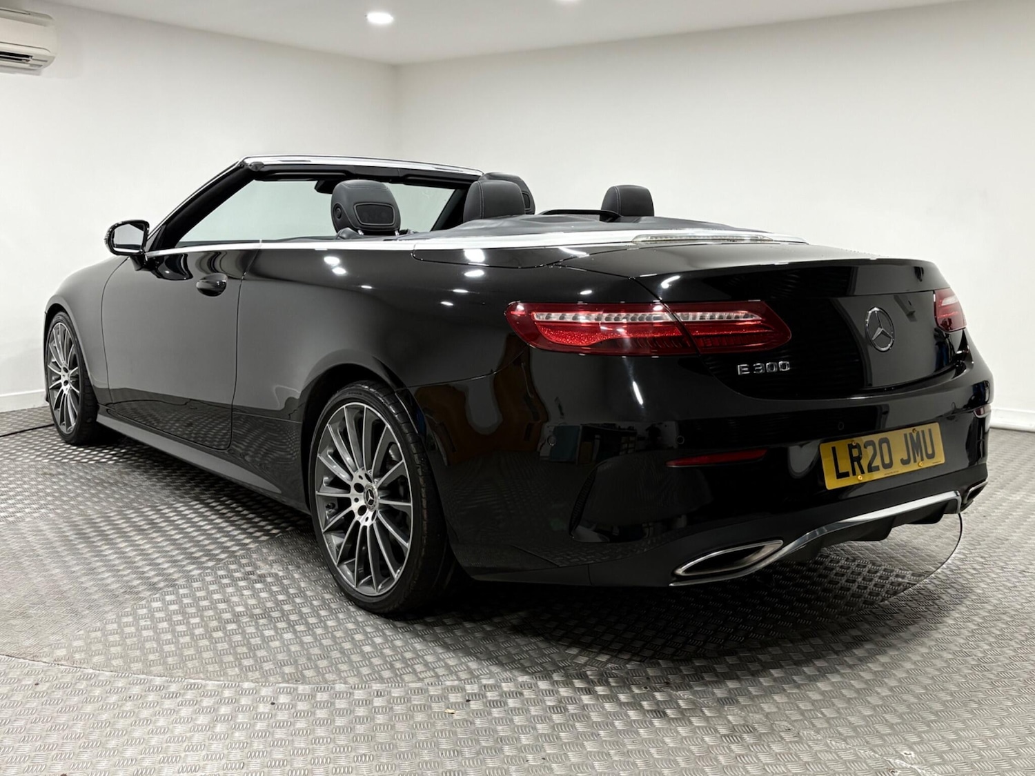 Used Mercedes-Benz E Class for sale - 76572636: Photo 5