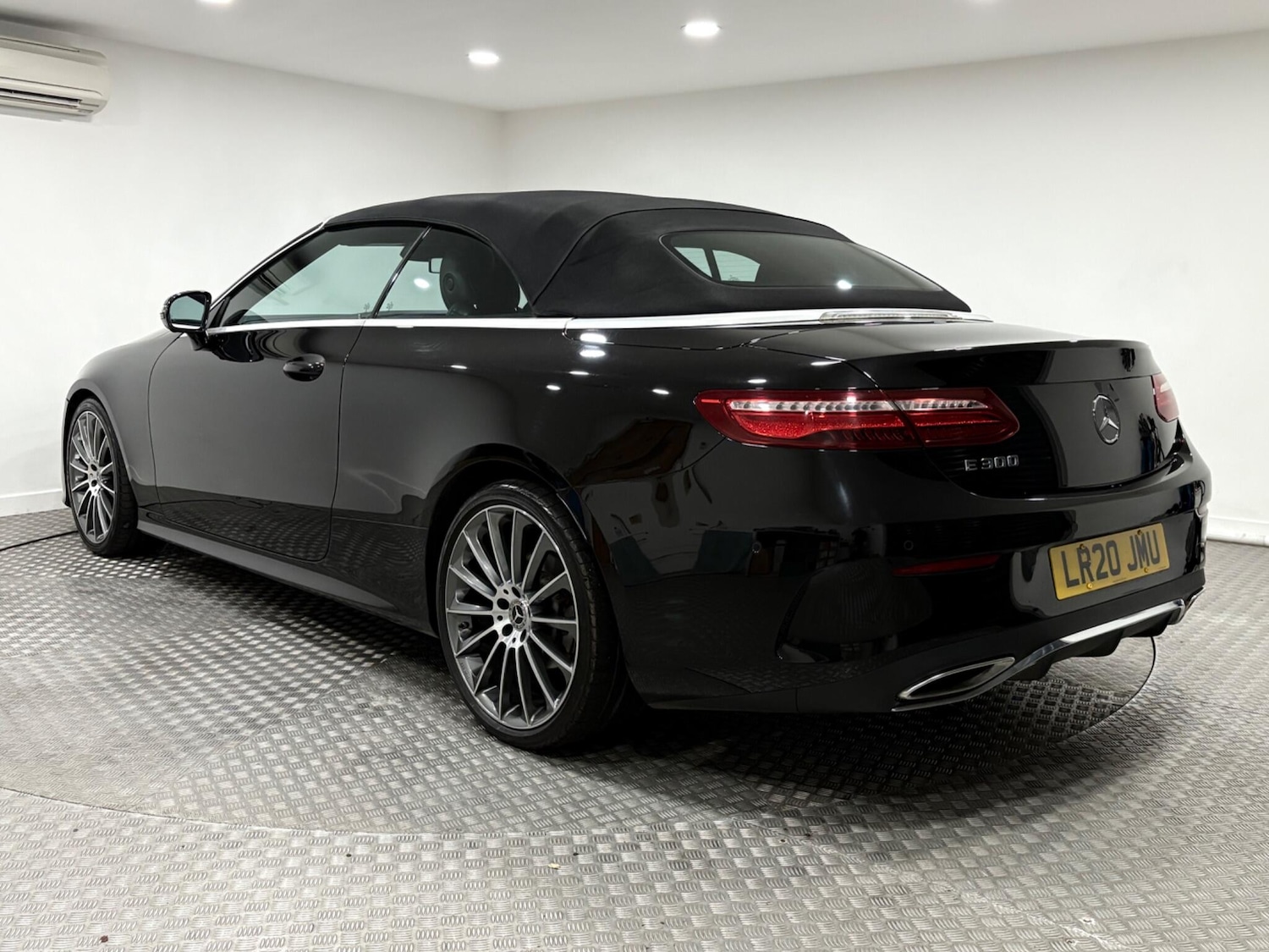 Used Mercedes-Benz E Class for sale - 76572636: Photo 51