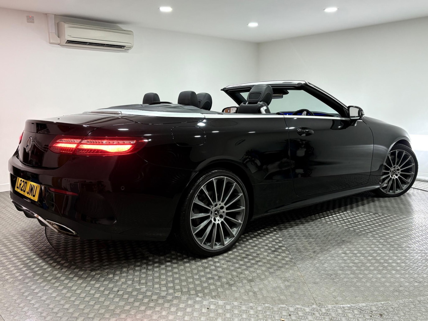 Used Mercedes-Benz E Class for sale - 76572636: Photo 54