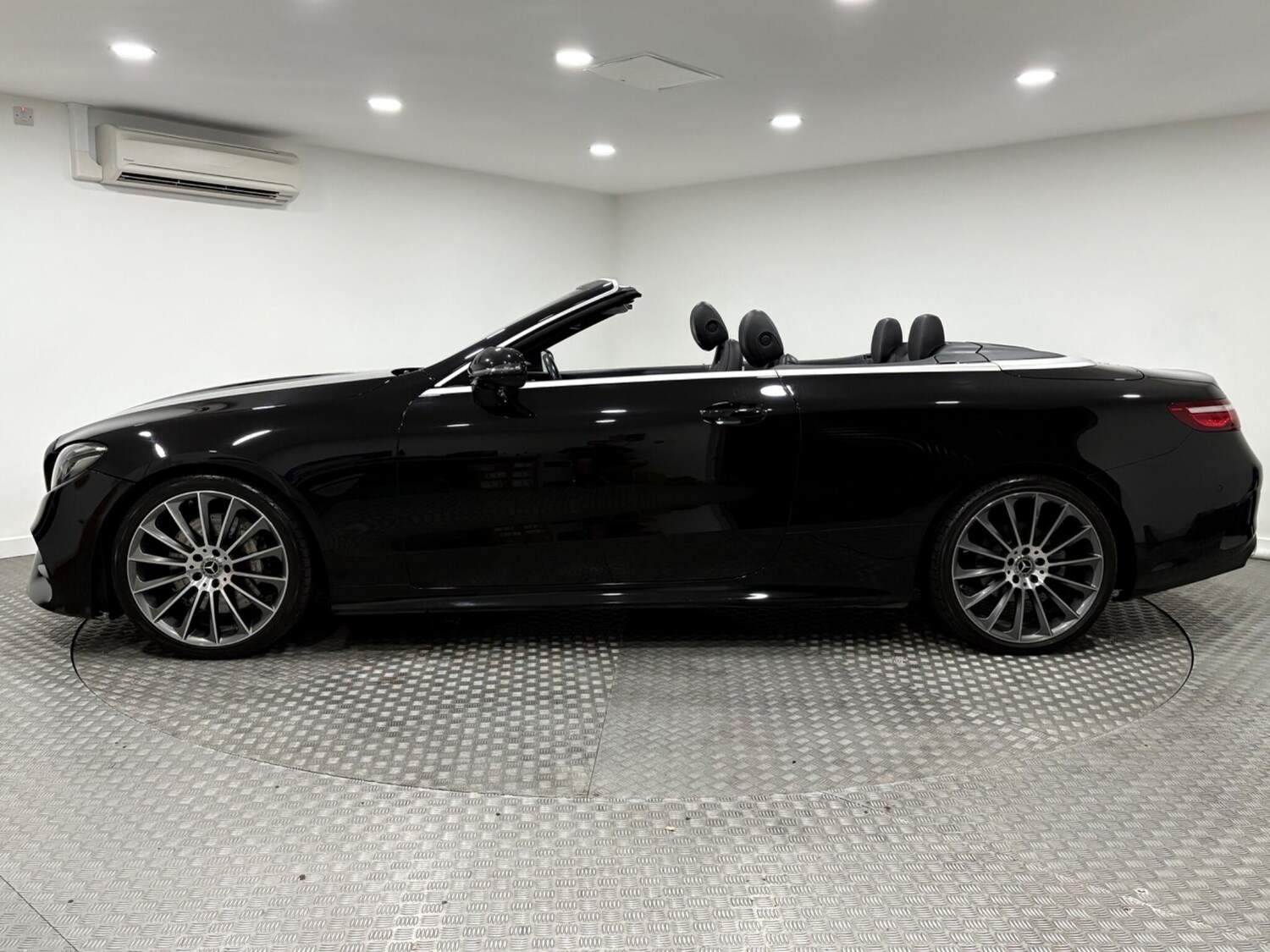 Used Mercedes-Benz E Class for sale - 76572636: Photo 6