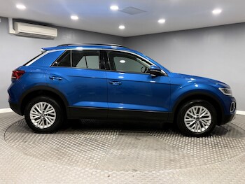 Used Volkswagen T-Roc 2023 for sale - 79168601: Photo