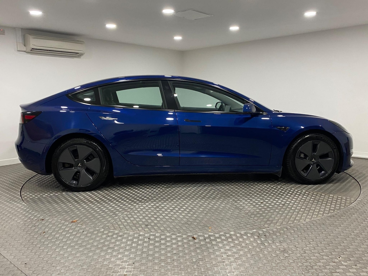 Used Tesla Model 3 2021 for sale - 76399324: Photo 2