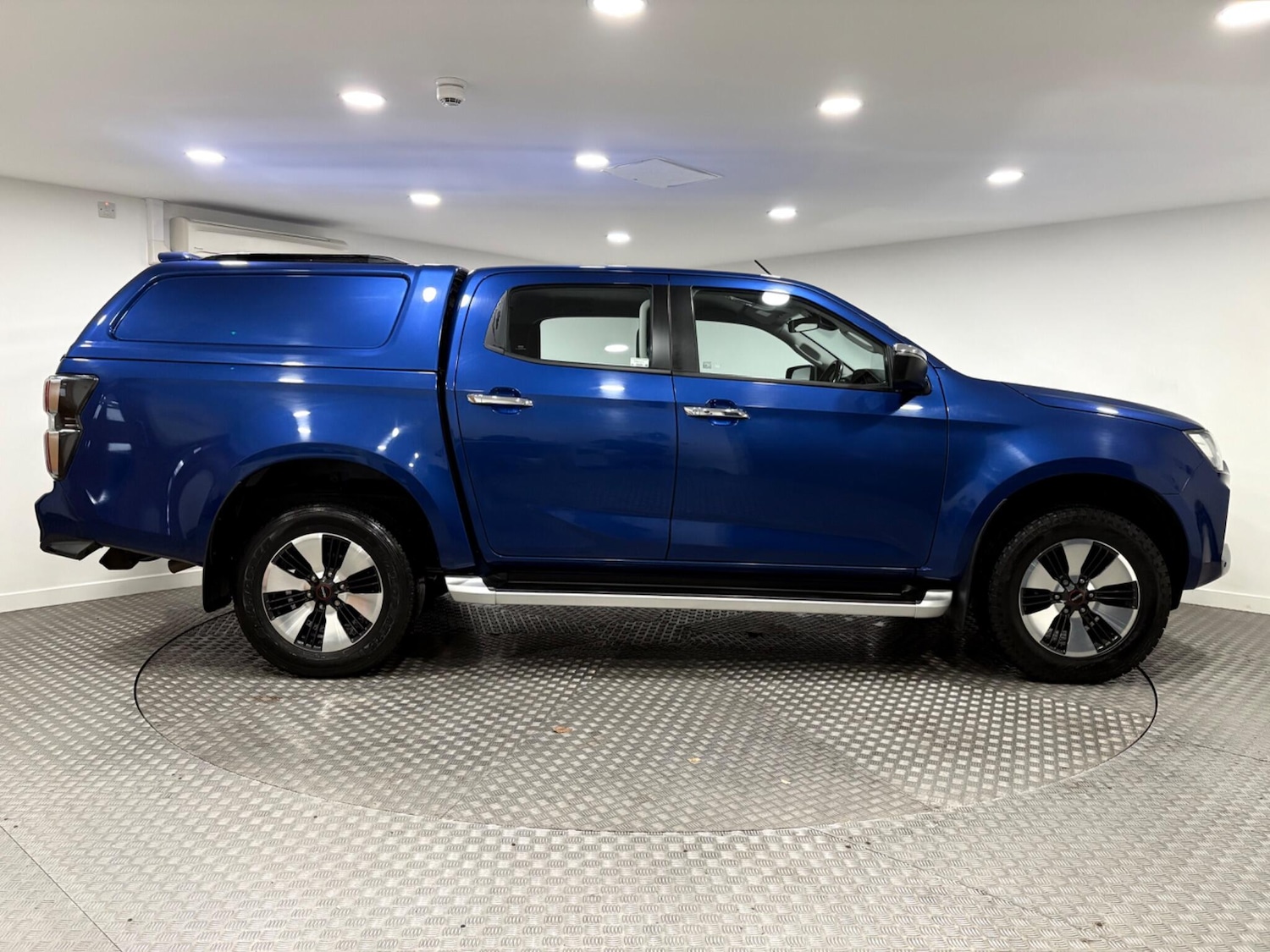 Used Isuzu D-Max 2023 for sale - 76326105: Photo 3