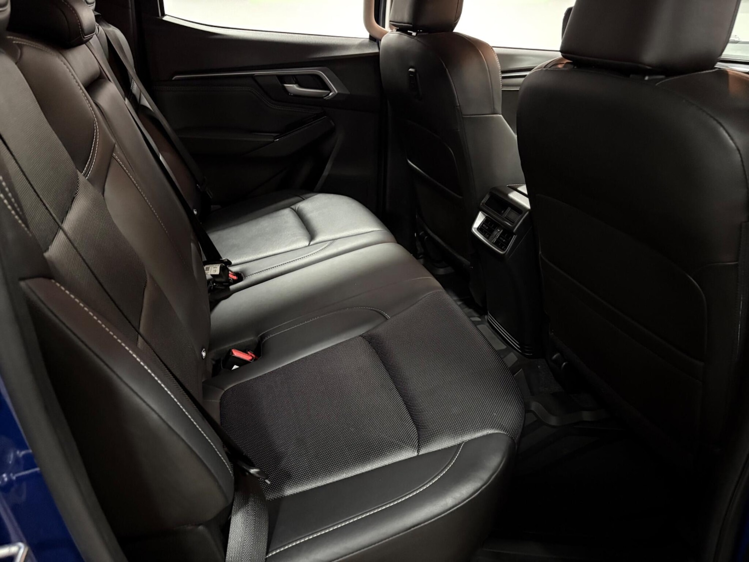 Used Isuzu D-Max 2023 for sale - 76326105: Photo 39