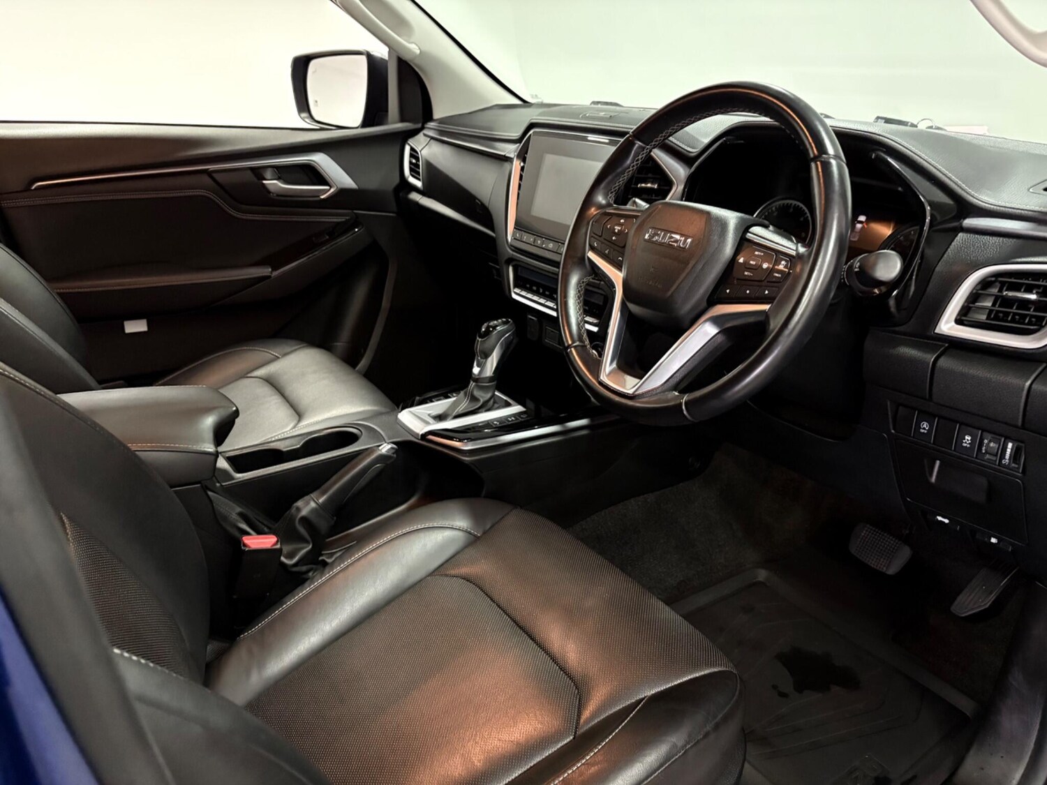 Used Isuzu D-Max 2023 for sale - 76326105: Photo 9