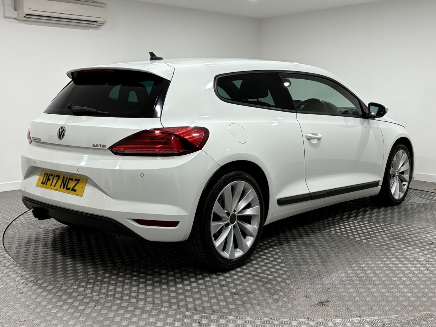 Used Volkswagen Scirocco 2017 for sale - 76295194: Photo 3