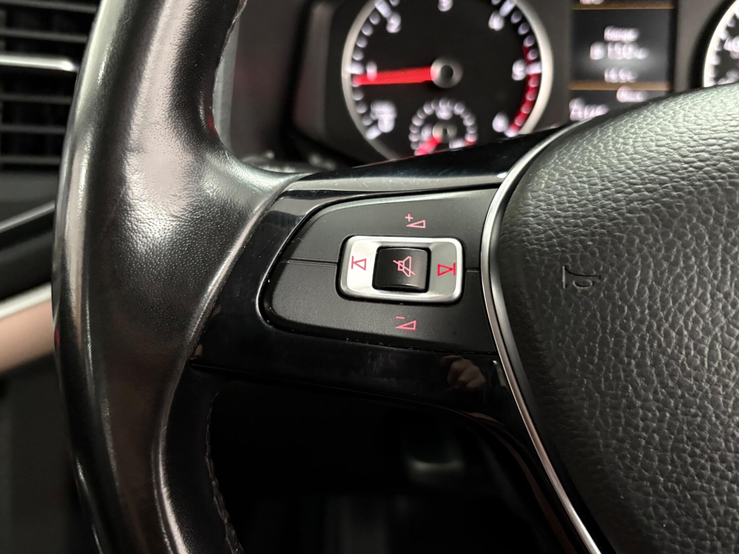 Used Volkswagen Amarok 2018 for sale - 76337125: Photo 16