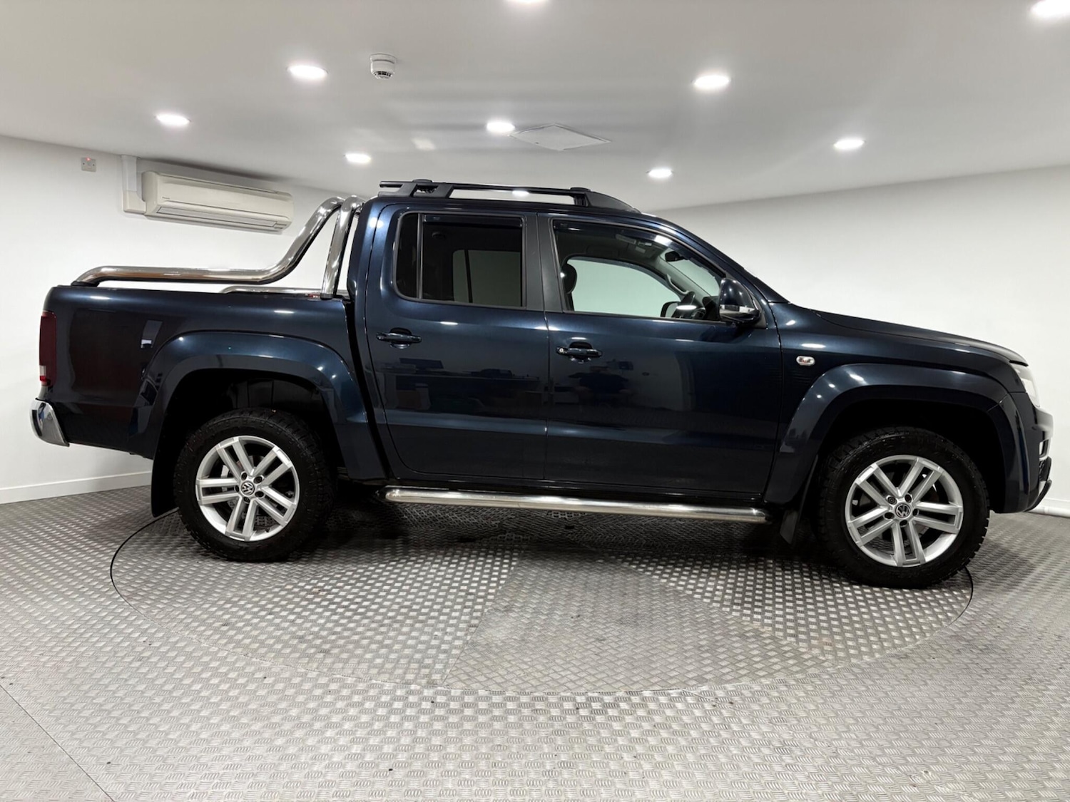 Used Volkswagen Amarok 2018 for sale - 76337125: Photo 2