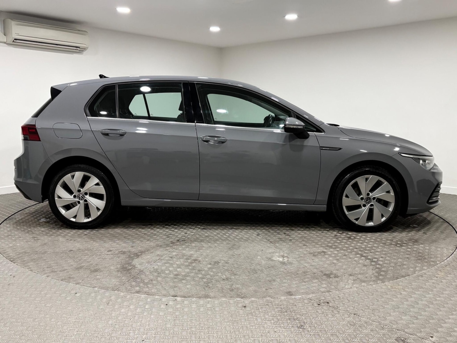 Used Volkswagen Golf 2021 for sale - 77412212: Photo 2
