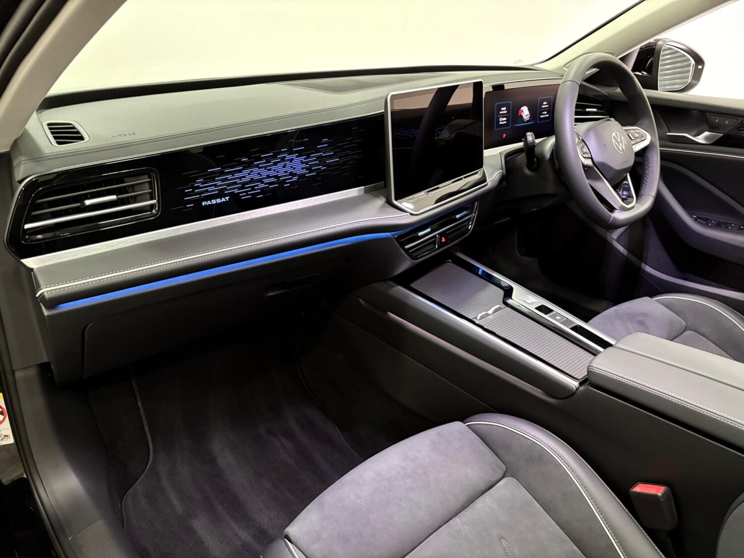 Used Volkswagen Passat 2025 for sale - 76042796: Photo 11