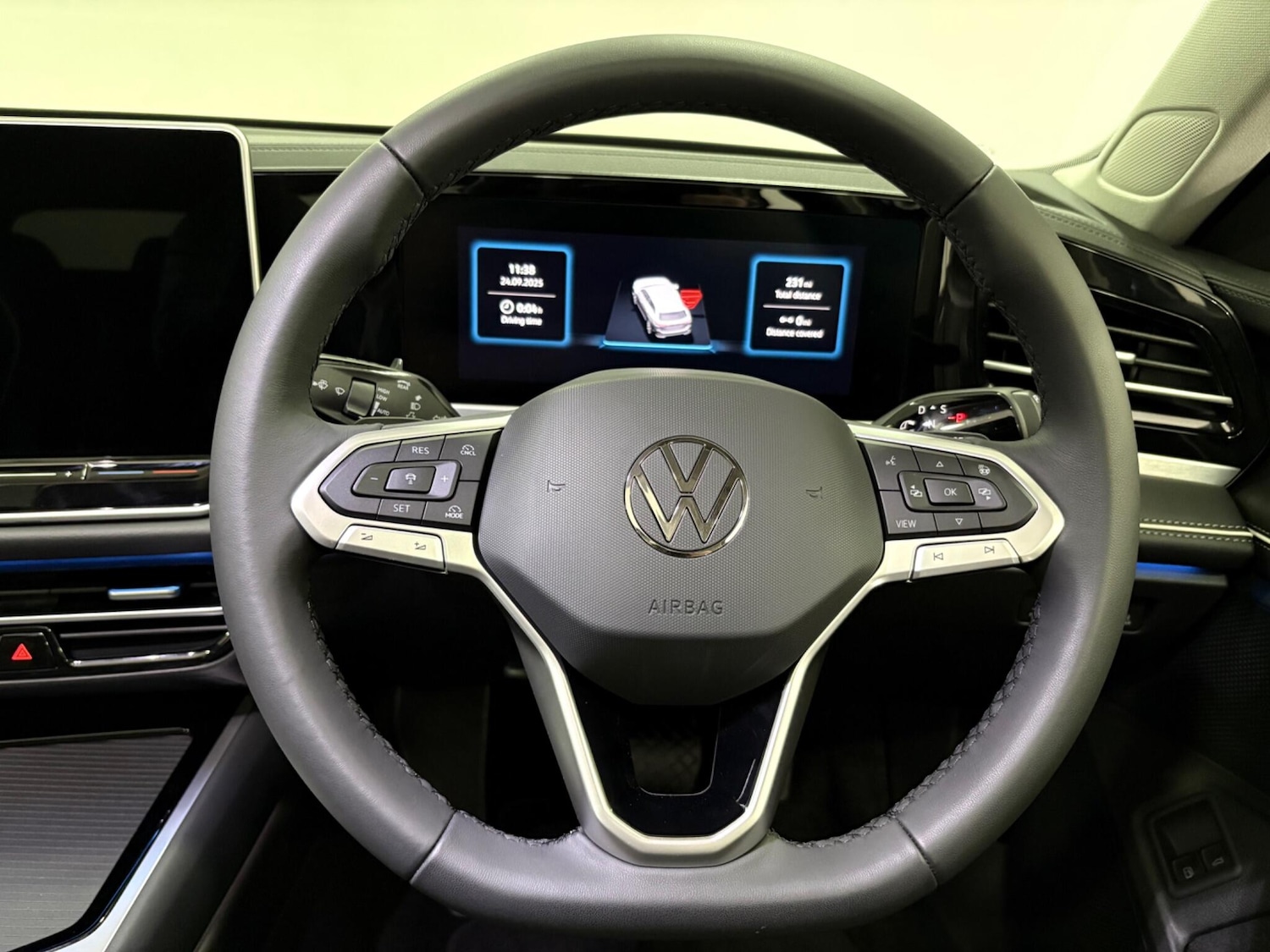 Used Volkswagen Passat 2025 for sale - 76042796: Photo 14
