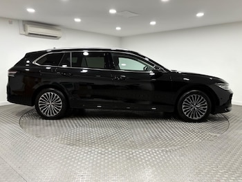 Used Volkswagen Passat 2025 for sale - 76042796: Photo 2