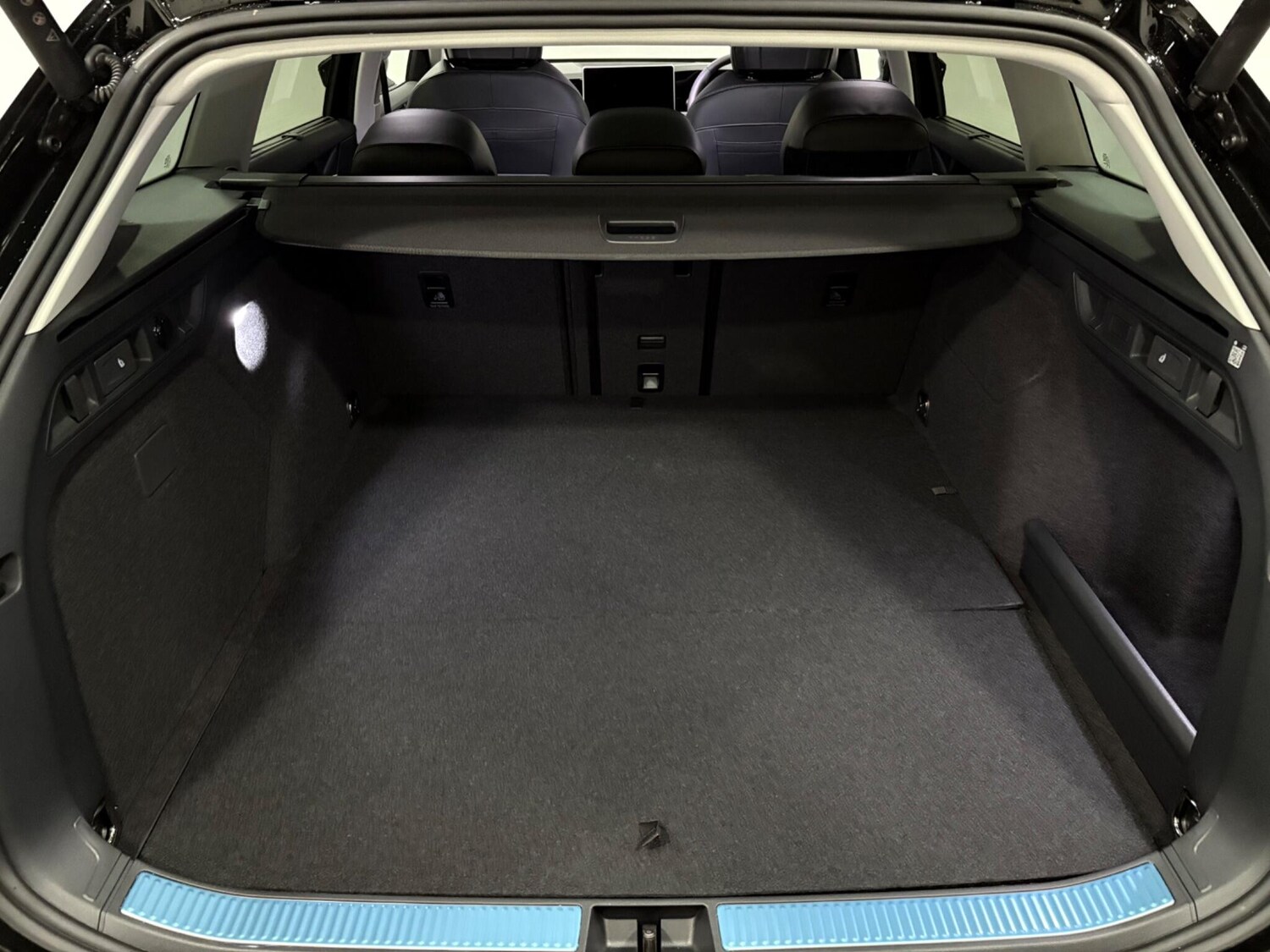 Used Volkswagen Passat 2025 for sale - 76042796: Photo 51