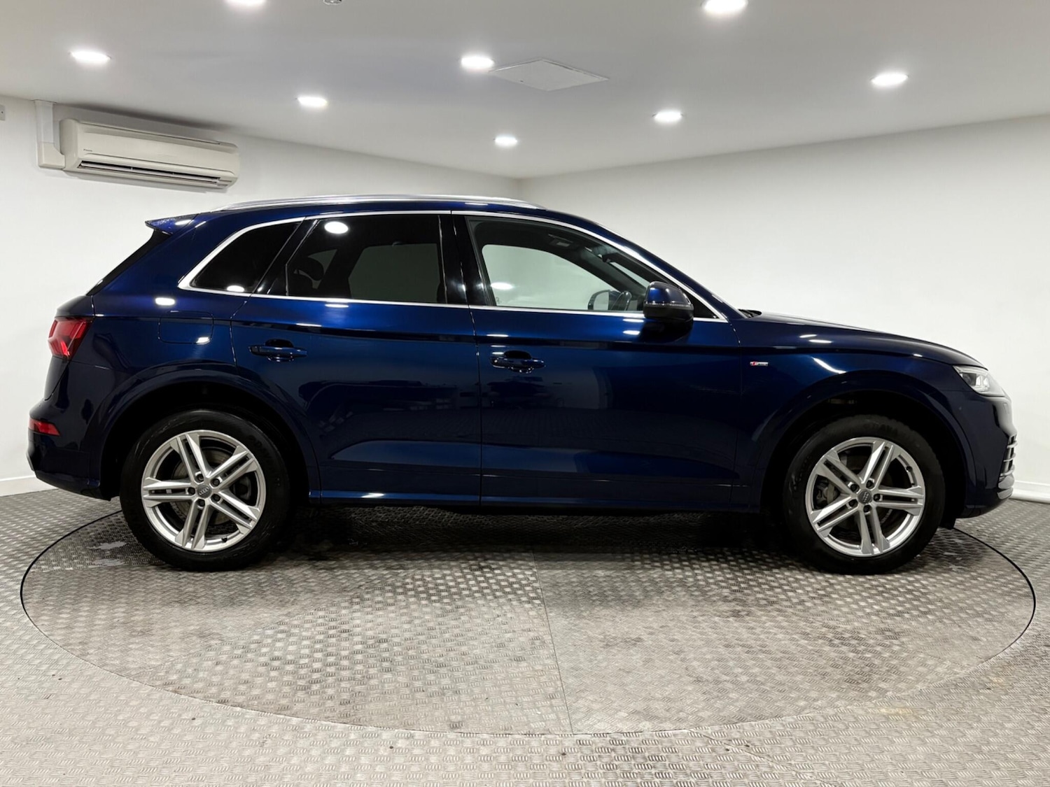 Used Audi Q5 2019 for sale - 77940485: Photo 2