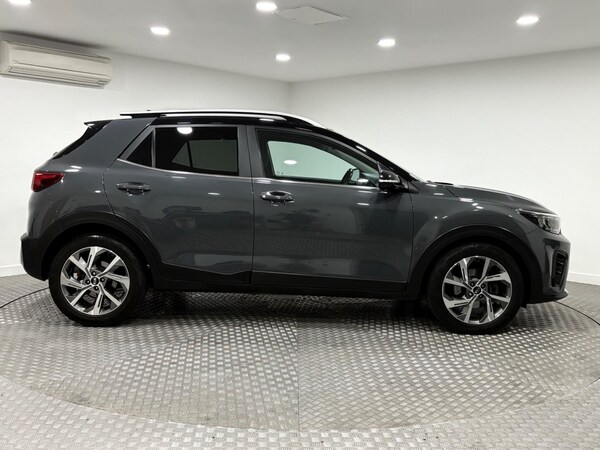 Used Kia Stonic 2021 for sale - 75608885: Photo 2