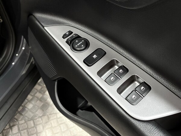 Used Kia Stonic 2021 for sale - 75608885: Photo 36