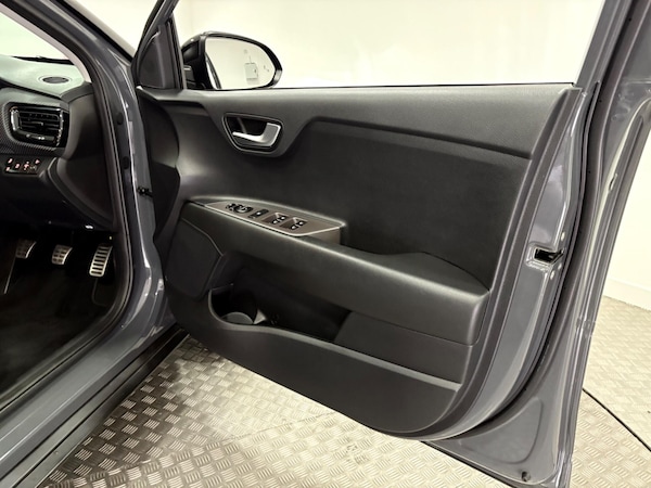 Used Kia Stonic 2021 for sale - 75608885: Photo 37