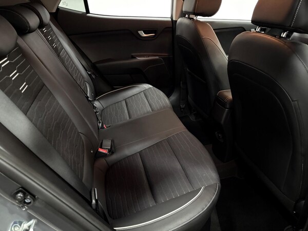 Used Kia Stonic 2021 for sale - 75608885: Photo 39