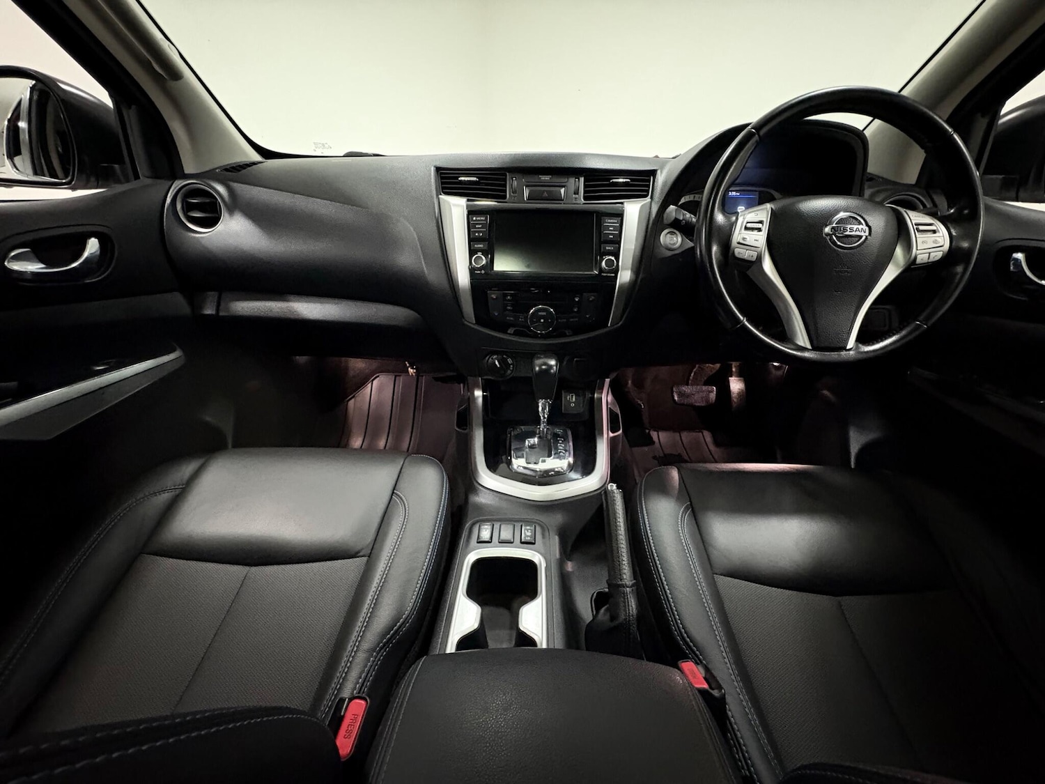 Used Nissan Navara 2021 for sale - 77020898: Photo 10