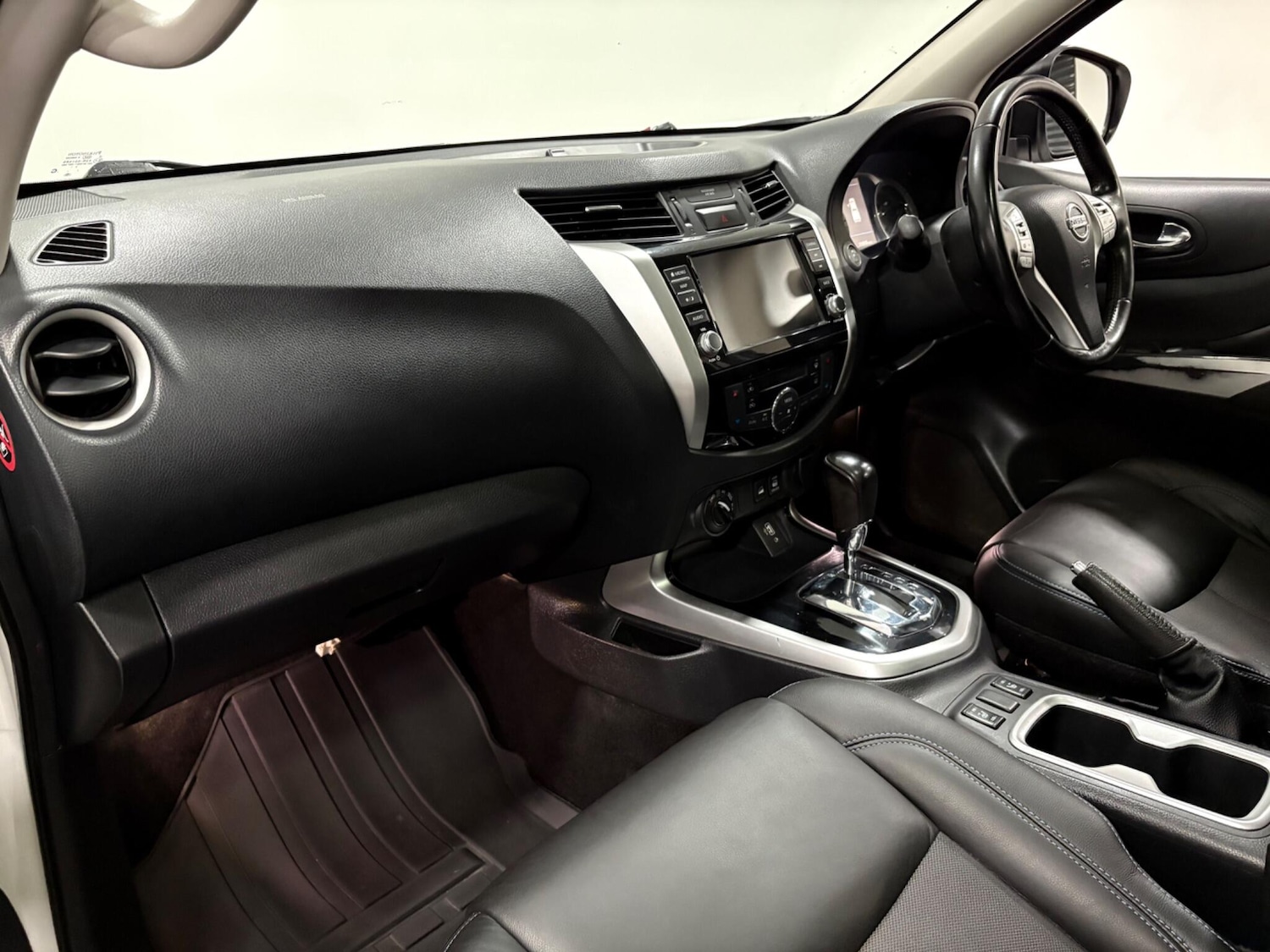 Used Nissan Navara 2021 for sale - 77020898: Photo 11