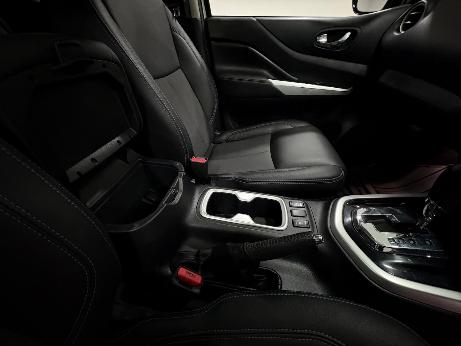 Used Nissan Navara 2021 for sale - 77020898: Photo 34