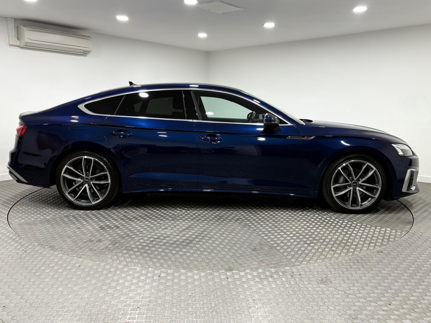 Used Audi A5 2023 for sale - 75756820: Photo 2