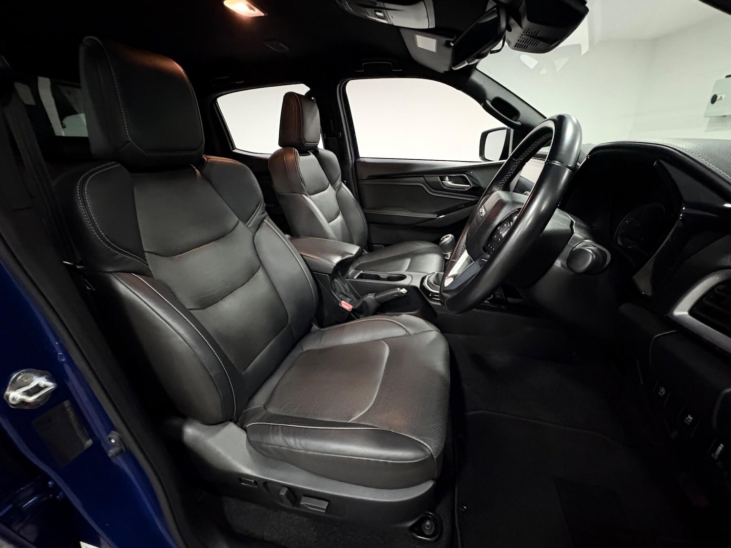 Used Isuzu D-Max 2023 for sale - 77020915: Photo 12