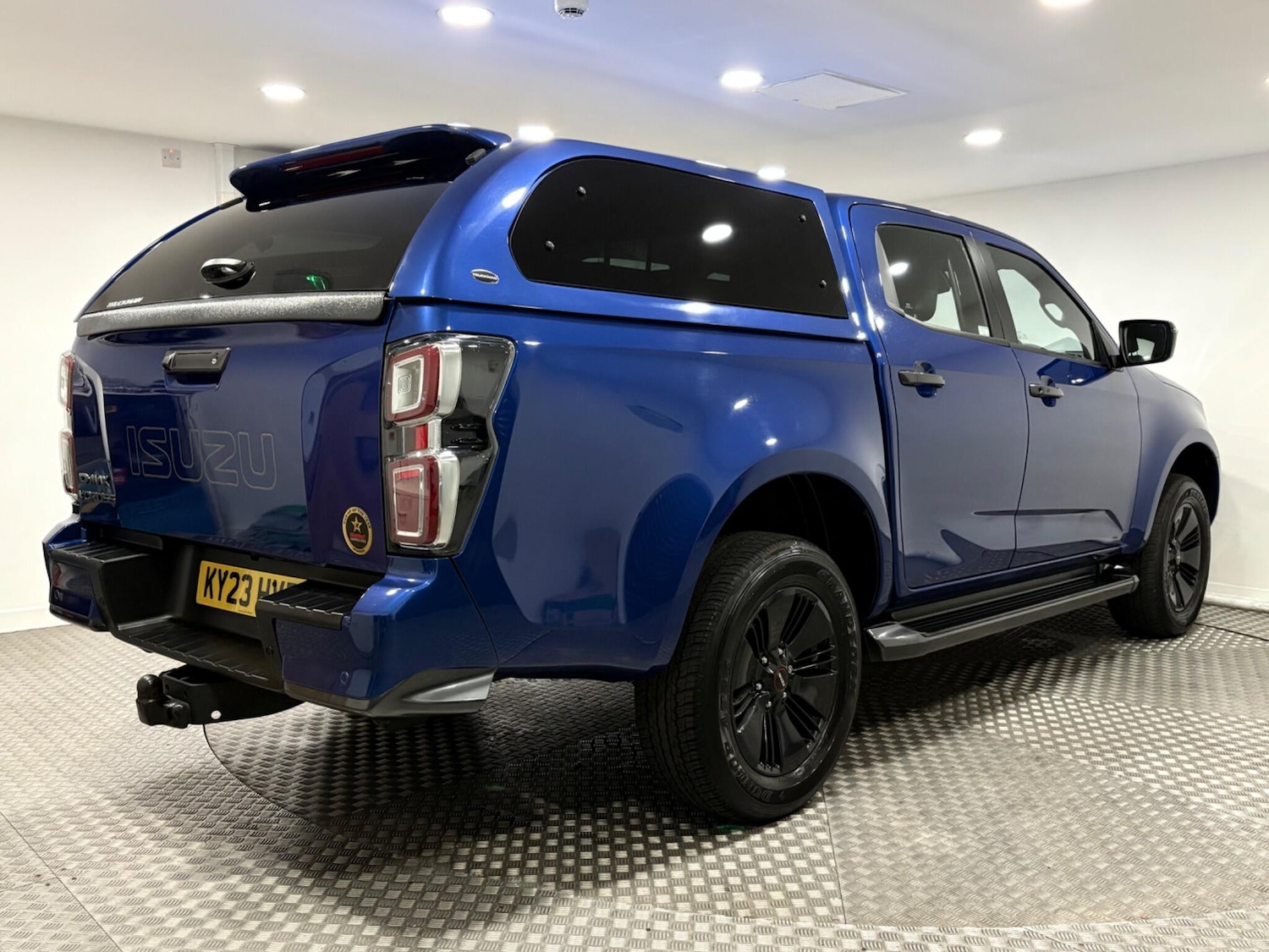 Used Isuzu D-Max 2023 for sale - 77020915: Photo 3