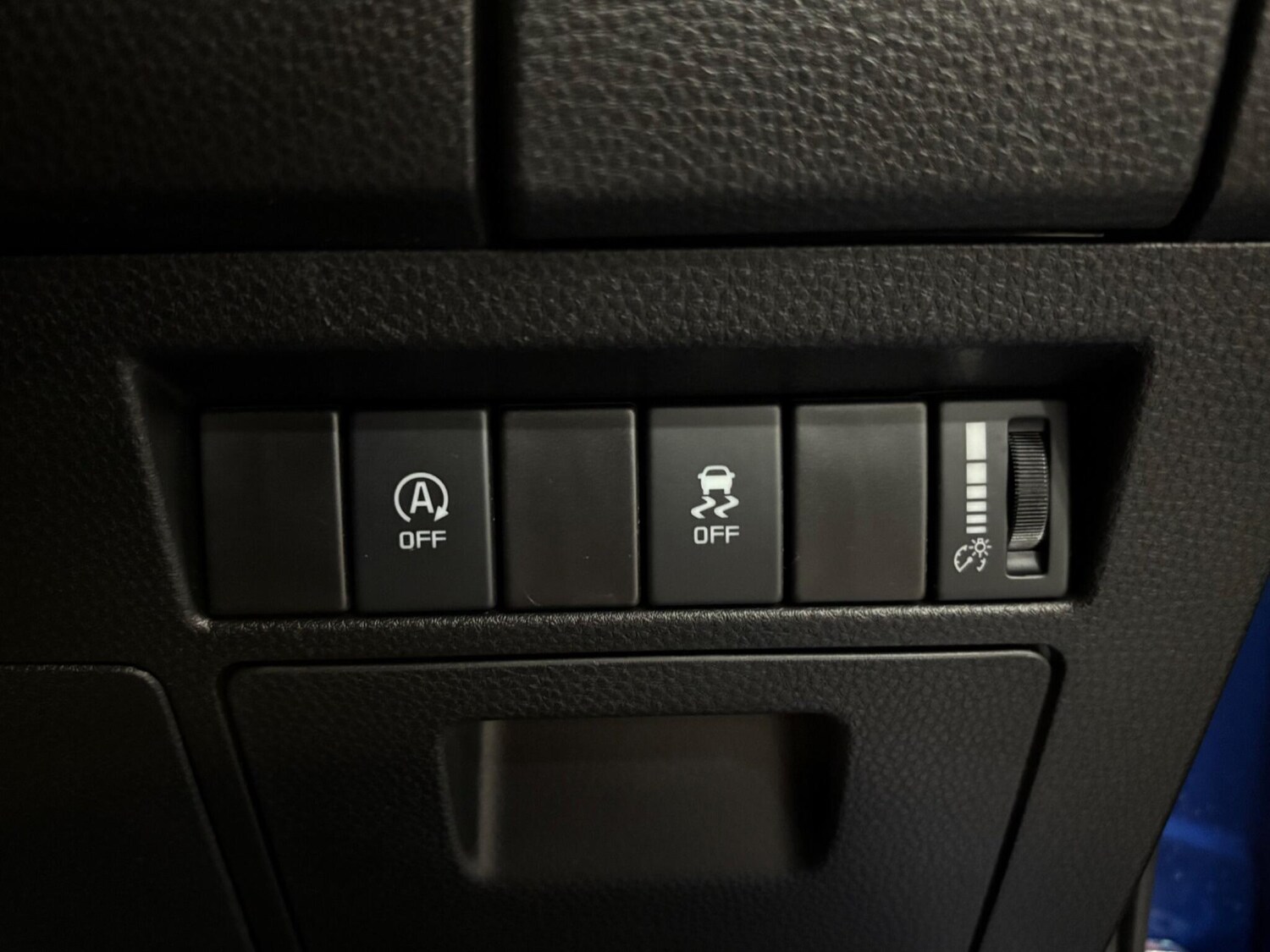 Used Isuzu D-Max 2023 for sale - 77020915: Photo 32